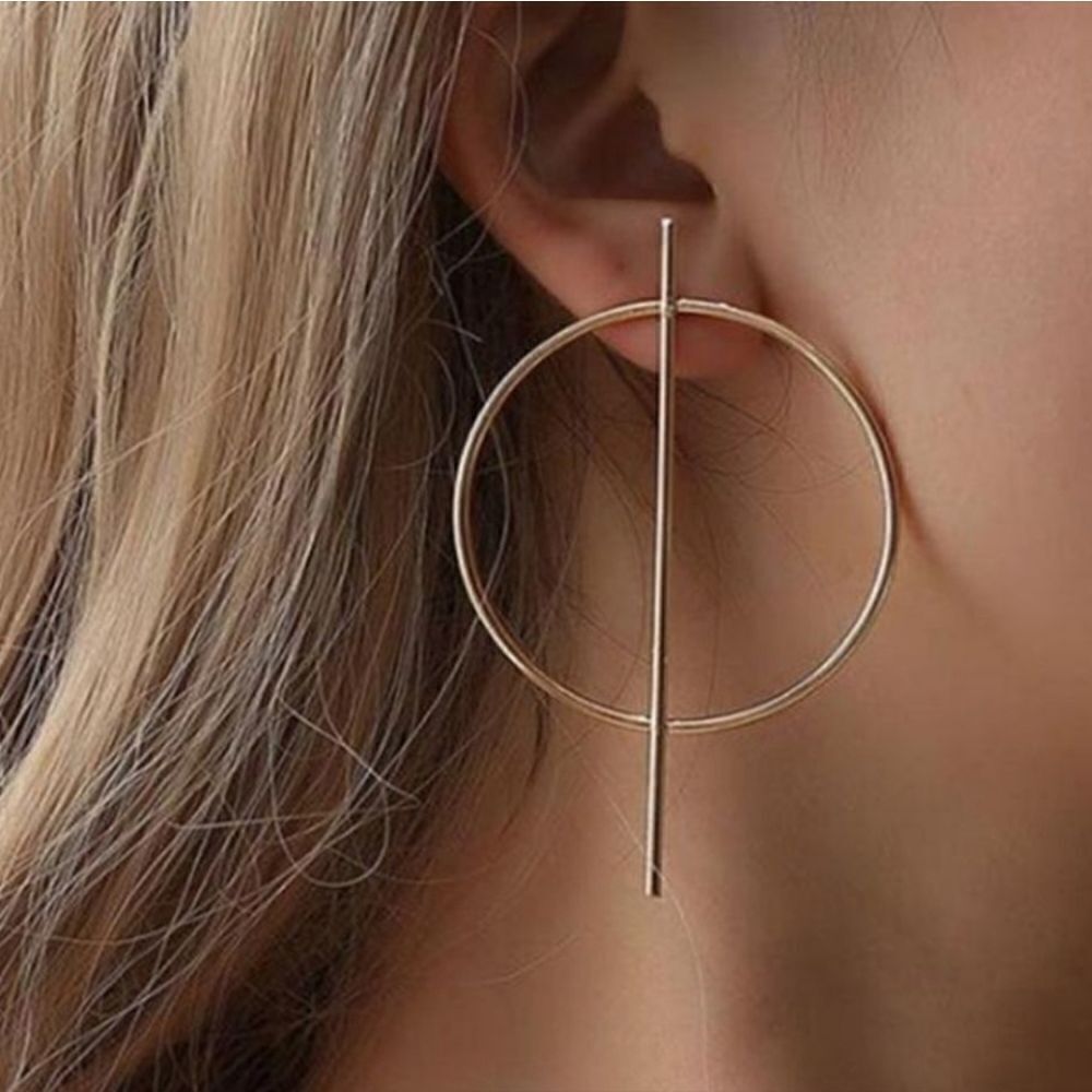 GOLD CIRCLE STATEMENT EARRINGS